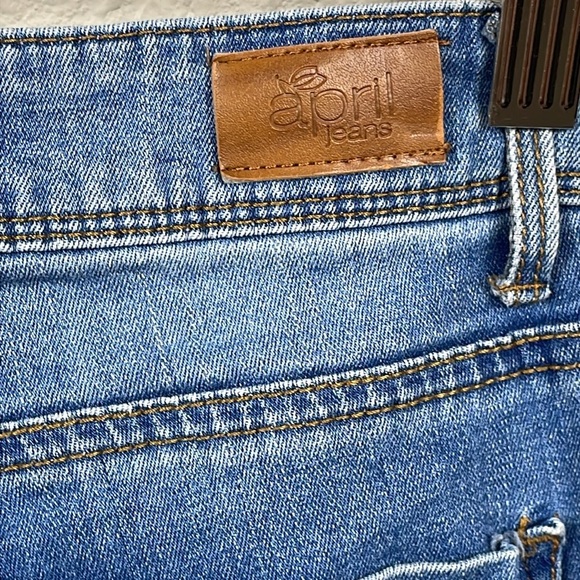 April Jeans Juniors Distressed Skinny Mid Rise Sz 3 - Picture 11 of 11